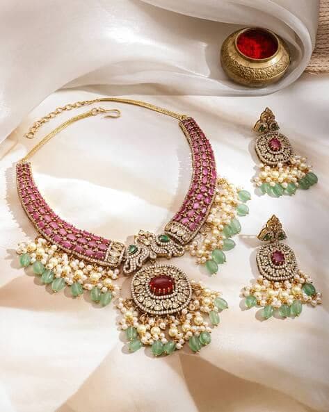 Women Necklace & Earrings Set